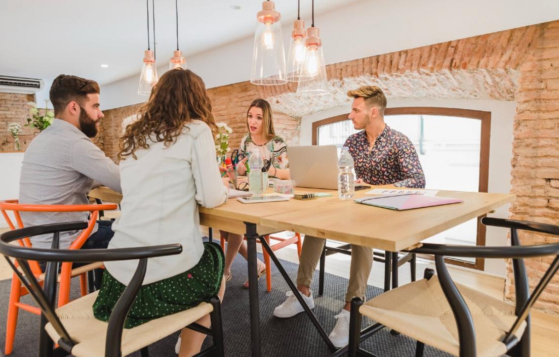 Vista del entorno de trabajo en seminarios de automatización financiera
